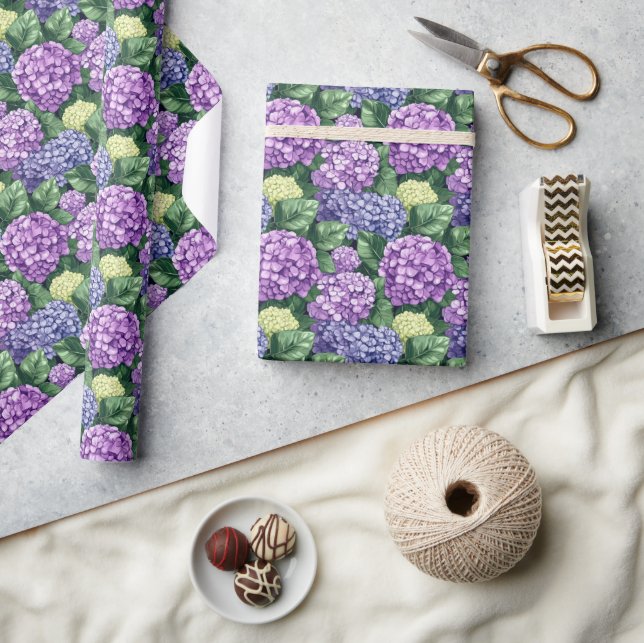 Vibrant Purple Floral Pattern Geschenkpapier (Kunsthandwerk)