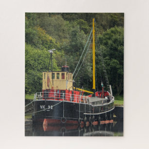Vic32 Puffer Boat in Crinan Canal Basin, Schottlan
