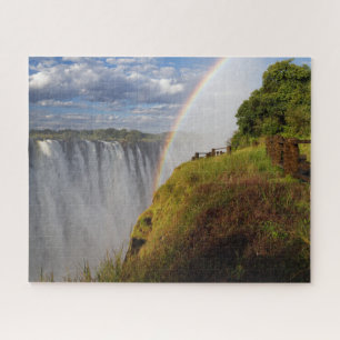 Victoria Falls in Sambia mit Rainbow und Mist