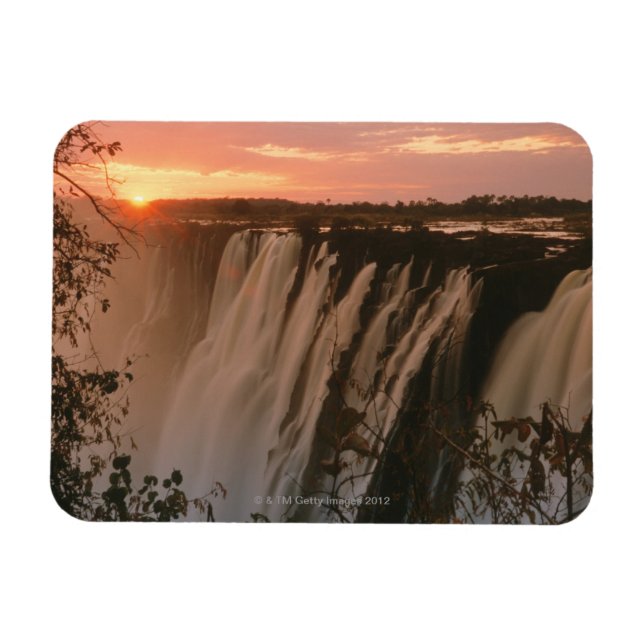 Victoria Falls mit Sonne am Horizont, Victoria Magnet (Horizontal)