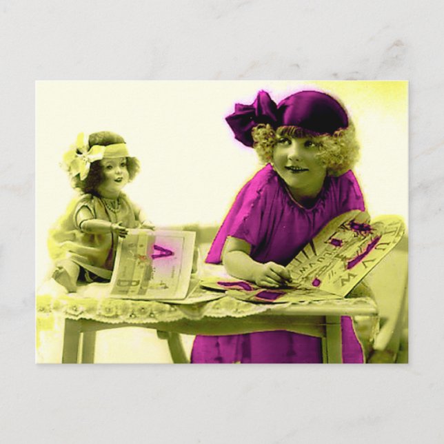 Victorian Girl with Doll Carte postale (Devant)