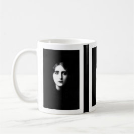 Victorian woman with haunting expression kaffeetasse