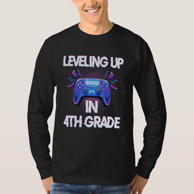 Video Gaming   for students Leveling up in Fourth  T-Shirt (Vorderseite)