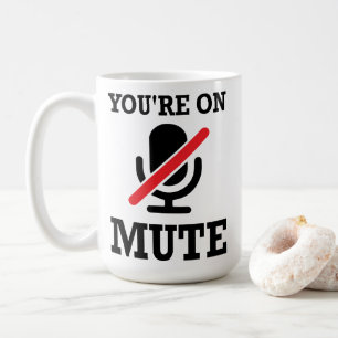Videoanruf, Arbeit von Zuhause, Sie sind auf stumm Kaffeetasse
