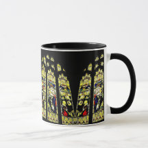 Vieille tasse de fenêtre d'église en verre souillé