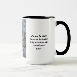 Vieille tasse sage de hibou - moins il a parlé la
