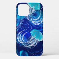 Viele blaue Quallen schwimmen unter Wasser. Seamle
