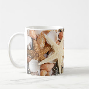 Viele farbenfrohe Muscheln Kaffeetasse