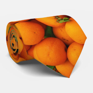 Viele Orangen mit Blätter Krawatte