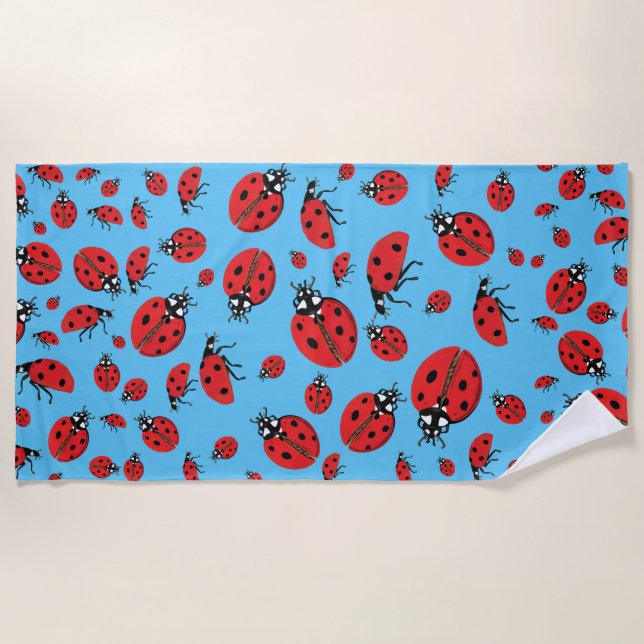 Viele Red Ladybugs Lucky Pattern Sky Blue Strandtuch (Vorderseite)