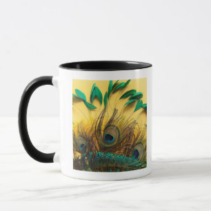 Viele verschiedenen Arten Federn auf einem Gelb Tasse