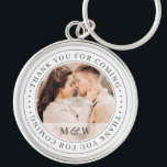Vielen Dank für Ihr Kommen und Ihre Hochzeit mit k Schlüsselanhänger<br><div class="desc">Dieses einfache und klassische Design besteht aus Serifentypografie und fügt ein benutzerdefiniertes Foto hinzu. "Danke,  dass du gekommen bist" geschrieben in Serif.</div>