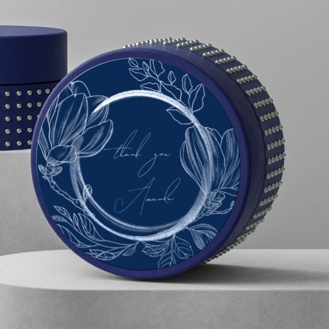 Vielen Dank Name Magnolia Floral Smoky Blue Navy Runder Aufkleber (Von Creator hochgeladen)