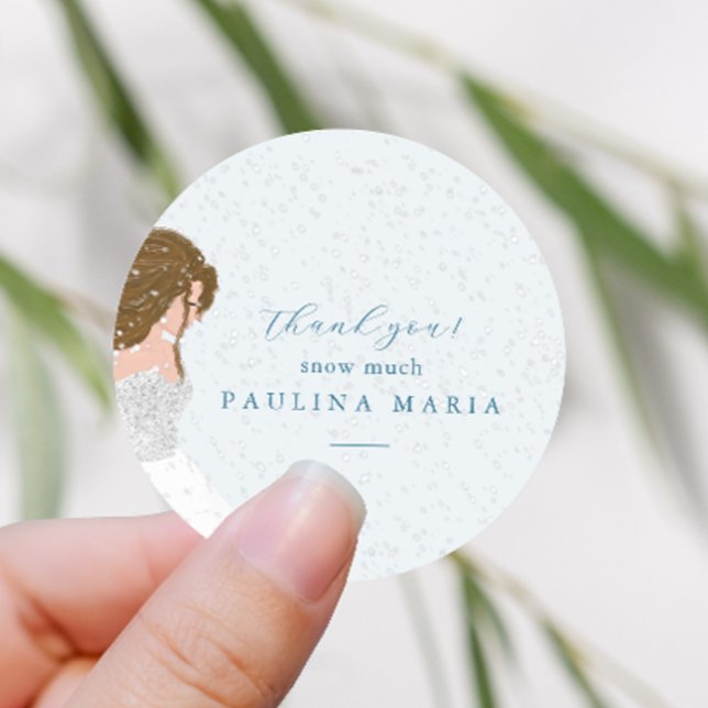 Vielen Dank Schnee viel Winter Mode Quinceanera Runder Aufkleber (Adorable "thank you snow much" winter theme quinceanera sticker.)