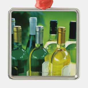 Vielzahl der Weinflaschen Ornament Aus Metall