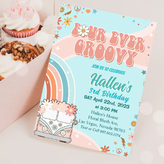 Vier je Groovy Retro Boho Rainbow 4. Geburtstag Einladung