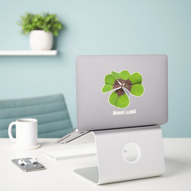 Vier Leaf Lucky Clover St Patricks Day Viel Glück Aufkleber (Laptop auf Schreibtisch)