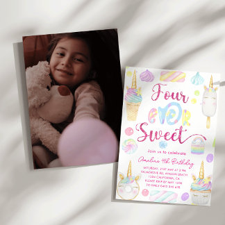 Vier-mal-Sweet-Girl 4. Einhorn-Süßigkeiten Geburts Einladung