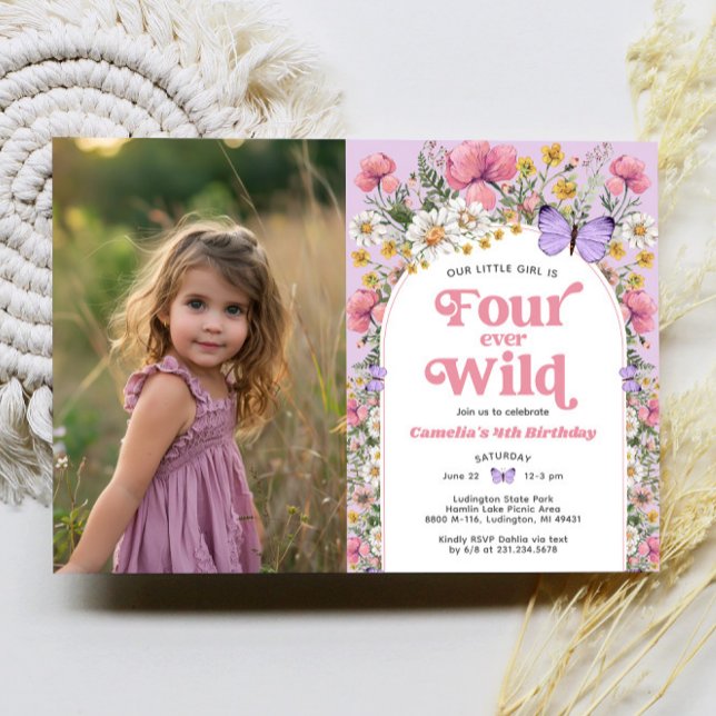 Vier-mal-Wilde Wildblume 4. Geburtstag Foto Einladung (Four Ever Wild Butterfly Wildflower 4th Birthday Photo Invitation)