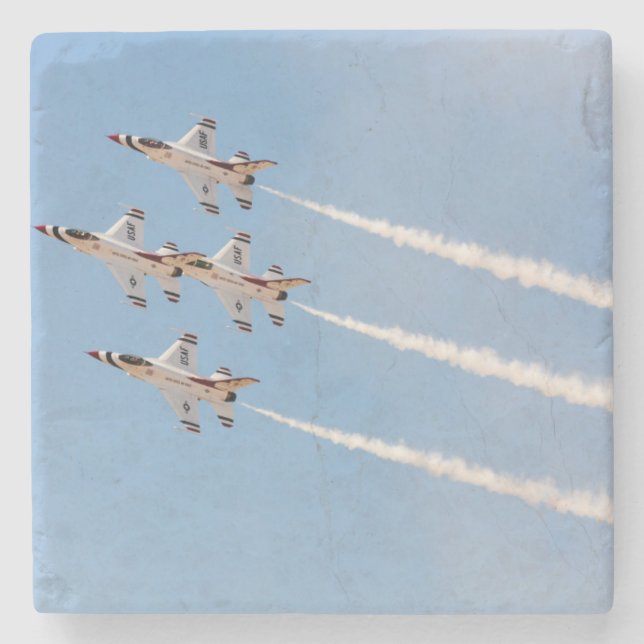 Vier Thunderbirds F-16 fliegen in nahe Bildung Steinuntersetzer (Vorderseite)