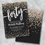 Vierzig Schwarze Gold 40. Geburtstag Einladung<br><div class="desc">Eine elegante und feierliche Party Einladung aus dem 40. Jahrhundert, die sich perfekt eignet, um diesen besonderen Meilenstein im Stil zu markieren. Das elegante Design besticht durch eine Mischung aus Glitzer- und Goldkonfetti und eine Touch an Unterhaltung und Festlichkeit. Oben wird "Vierzig" in kühlem Kalligraphie vorgestellt, was den Ton für...</div>