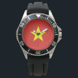 vietnamesische Flagge (Vietnam) Armbanduhr<br><div class="desc">Dieses Design ist mit der Nationalflagge von Vietnam (offiziell als Sozialistische Republik Vietnam bekannt), einem Land in Südostasien. Es ist das östlichste Land auf der Indochinesischen Halbinsel. Vietnam grenzt im Norden an die China und im Westen an Laos und Kambodscha. Vietnam hat auch Seegrenzen zu Thailand durch den Golf von...</div>