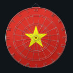 vietnamesische Flagge (Vietnam) Dartscheibe<br><div class="desc">Dieses Design ist mit der Nationalflagge von Vietnam (offiziell als Sozialistische Republik Vietnam bekannt), einem Land in Südostasien. Es ist das östlichste Land auf der Indochinesischen Halbinsel. Vietnam grenzt im Norden an die China und im Westen an Laos und Kambodscha. Vietnam hat auch Seegrenzen zu Thailand durch den Golf von...</div>