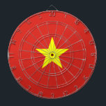 vietnamesische Flagge (Vietnam) Dartscheibe<br><div class="desc">Dieses Design ist mit der Nationalflagge von Vietnam (offiziell als Sozialistische Republik Vietnam bekannt), einem Land in Südostasien. Es ist das östlichste Land auf der Indochinesischen Halbinsel. Vietnam grenzt im Norden an die China und im Westen an Laos und Kambodscha. Vietnam hat auch Seegrenzen zu Thailand durch den Golf von...</div>