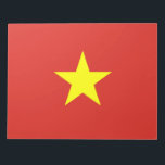 vietnamesische Flagge (Vietnam) Notizblock<br><div class="desc">Dieses Design ist mit der Nationalflagge von Vietnam (offiziell als Sozialistische Republik Vietnam bekannt), einem Land in Südostasien. Es ist das östlichste Land auf der Indochinesischen Halbinsel. Vietnam grenzt im Norden an die China und im Westen an Laos und Kambodscha. Vietnam hat auch Seegrenzen zu Thailand durch den Golf von...</div>