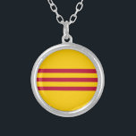 Vietnamesische Südflagge - Vietnam Cờ vàng Ba sọc Versilberte Kette<br><div class="desc">Vietnamesische Südflagge - Vietnam Cờ vàng Ba sọc đỏ - Flagge von Südvietnam - vietnamesische Südflagge - Flagge der Republik von Vietnam (Erb-und Freiheits-Flagge - Lá cờ Tự tun Sie và Di Sản) - Quốc kỳ Việt Nam Cộng hòa - Cờ Ba que - nam, südwärts Vietnamese, Südvietnam, vietnamesische Südflagge,...</div>