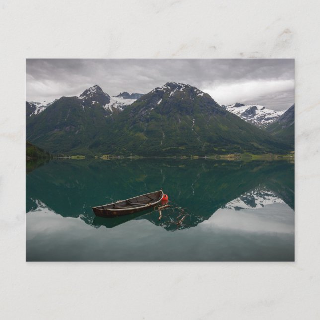 Vieux bateau à rames avec carte postale de montagn (Devant)