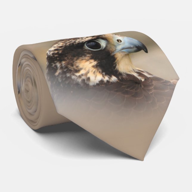 Vignettiertes Profil eines Peregrine Falken Krawatte (Gerollt)