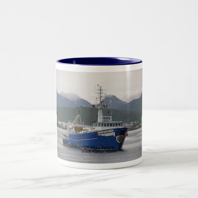 Viking-Forscher, Schleppnetzfischer im Zweifarbige Tasse (Mittel)