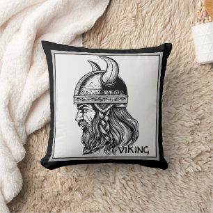 Viking in einem Helm Kissen