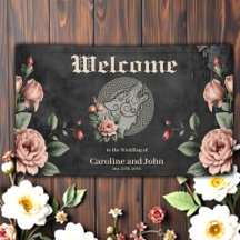Viking Wolf & Rose. Ein stilisierter Wolfskopf,