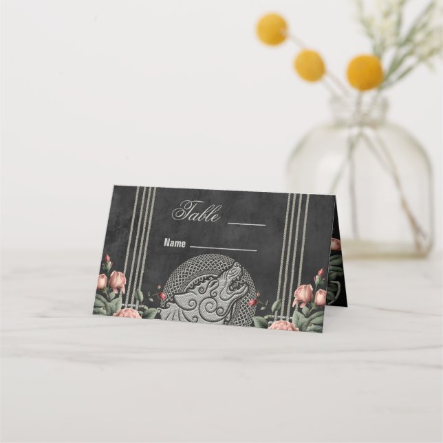 Viking Wolf & Rose. Ein stilisierter Wolfskopf Platzkarte (Vorderseite)