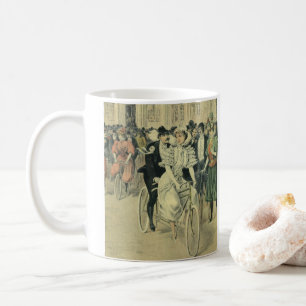 Viktorianische Braut und großräumiges Fahrrad Kaffeetasse