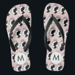 Viktorianische Cameo Style Pink Flip Flops<br><div class="desc">Dieses niedliche Flip-Flops-Paar in einem hellrosa Hintergrund und einem Viktorianischen Cameo-Silhouette-Muster ist eine ideale Ergänzung zu jeder Geschenktasche oder als lustige Gastgeschenke. Es ist auch ein toller Kauf für sich. Brautparty, Junggeselinnen-Abschied oder ein 16 . Geburtstag, diese Flip Flops helfen, einen Anlass modischer zu machen. Sie können Ihr Paar auch...</div>