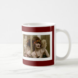 Viktorianische Schönheit mit Fächer und Spiegelung Kaffeetasse
