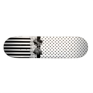 Viktorianische Schwarzweiss-Streifen mit Bogen Skateboard