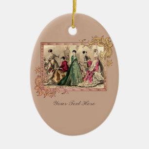 Viktorianisches Kleid mit rosa Keramik Ornament