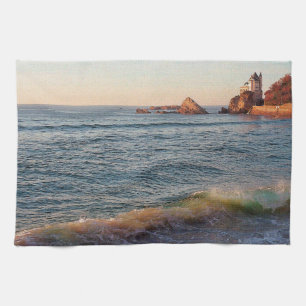 Villa am Felsen Geschirrtuch