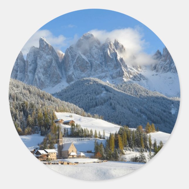 Village des Dolomites en hiver autocollant rond (Devant)