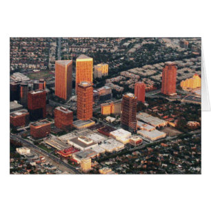 Ville de siècle au coucher du soleil