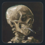 Vincent van Gogh Art Quadratischer Aufkleber<br><div class="desc">Vincent van Gogh (Niederländisch, 1853 - 1890) Schädel eines Skeletts mit brennender Zigarette, 1885-86, Öl auf Leinwand Ungerahmt: 32 cm × 24, 5 cm (13 in × 9, 6 in) Früharbeit von Vincent van Gogh. Dieses kleine Gemälde ist Teil der ständigen Sammlung des Van Gogh Museums in Amsterdam. Es wurde...</div>
