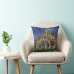 Vincent van Gogh - Die Kirche von Auvers Kissen<br><div class="desc">Die Kirche von Auvers (1890) von Vincent van Gogh ist ein Vintager Post-Impressionismus feiner Kunst architektonische religiöse Malerei. Eine Frau, die auf einem Weg zur Dorfkapelle spaziert, mit schönen Buntglasfenstern. Eine Szene der Alltagsarchitektur. Über den Künstler: Vincent Willem van Gogh (1853-1890) war ein postimpressionistischer Maler, dessen Werk besonders für seine...</div>