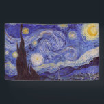 Vincent Van Gogh Starry Night Vintag Kunstkunst Banner<br><div class="desc">Vincent van Gogh Starry Night Fine Art Painting Starry Night ist ein Gemälde des niederländischen post-impressionistischen Künstlers Vincent van Gogh. Der blaue Nachthimmel ist voll von wirbelnden Wolken, Sternen und einem hellen Halbmond. Die Sternennacht ist die einzige Nacht in der Serie von Ausblicken aus seinem Schlafzimmerfenster. Bewegung: Post-Impressionismus. Schöne, kunstvoll...</div>