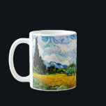 Vincent Van Gogh Weizenfeld mit Zypressen (1889) Kaffeetasse<br><div class="desc">Hübsche , Vintage , Schöne Malerei Weizenfeld mit Zypressen von Vincent Van Gogh Sticker.Das ist ein altes Meisterwerk des holländischen Meisters Vincent Van Gogh. Dieses Gemälde ist Teil seiner Weizenfeldserie. Diese Reihe von Naturlandschaftsmalereien wurden durch den Blick auf die Alpen inspiriert. Diese schöne alte Ölgemälde hat eine schöne, lebendige, gesättigte...</div>