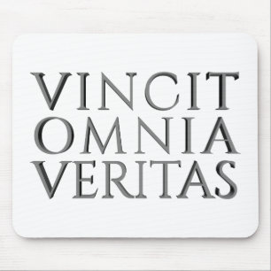 VINCIT OMNIA VERITAS MAUSPAD