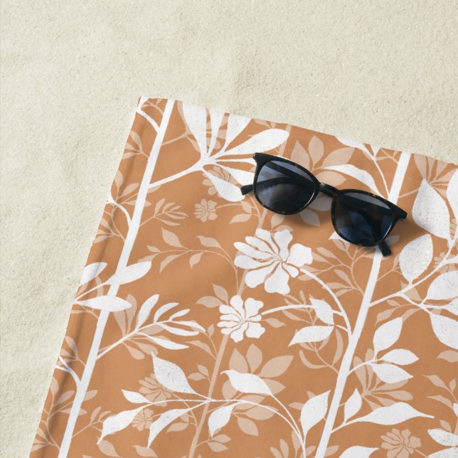 Vines of Quiet Joy XL white botanical silhouette Strandtuch (Beispiel)